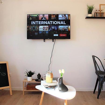 Entire Serviced Apartment With A Beautiful View 티라나 외부 사진