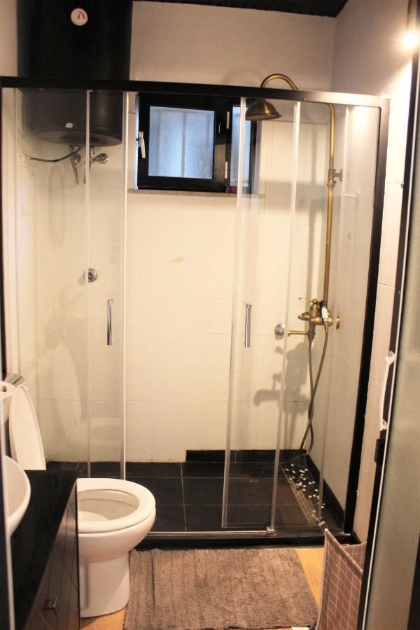 Entire Serviced Apartment With A Beautiful View 티라나 외부 사진