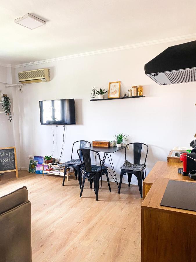 Entire Serviced Apartment With A Beautiful View 티라나 외부 사진