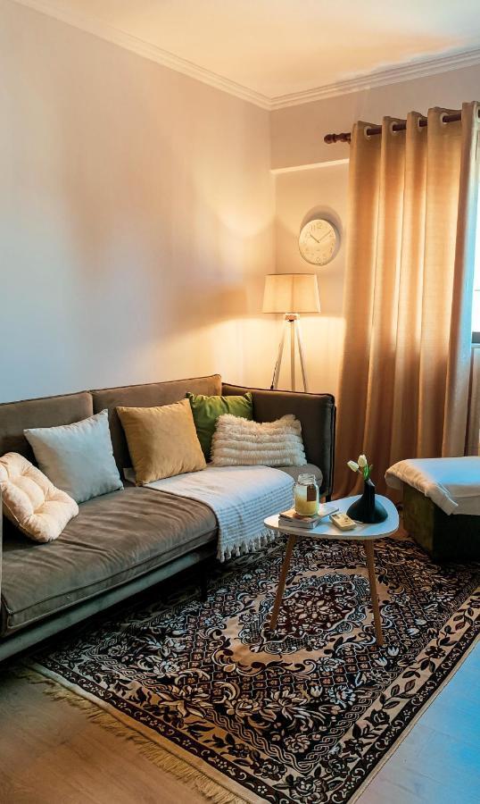 Entire Serviced Apartment With A Beautiful View 티라나 외부 사진