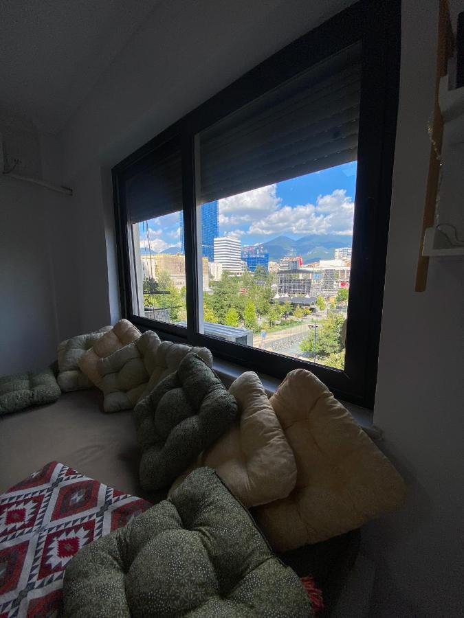 Entire Serviced Apartment With A Beautiful View 티라나 외부 사진